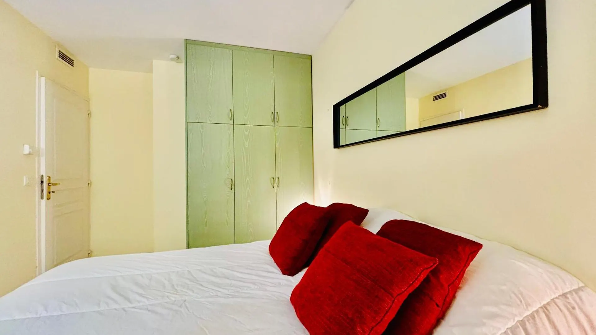 Apartment Superbe Appartement Vue Mer Dans Residence Avec Piscine Theoule-sur-Mer